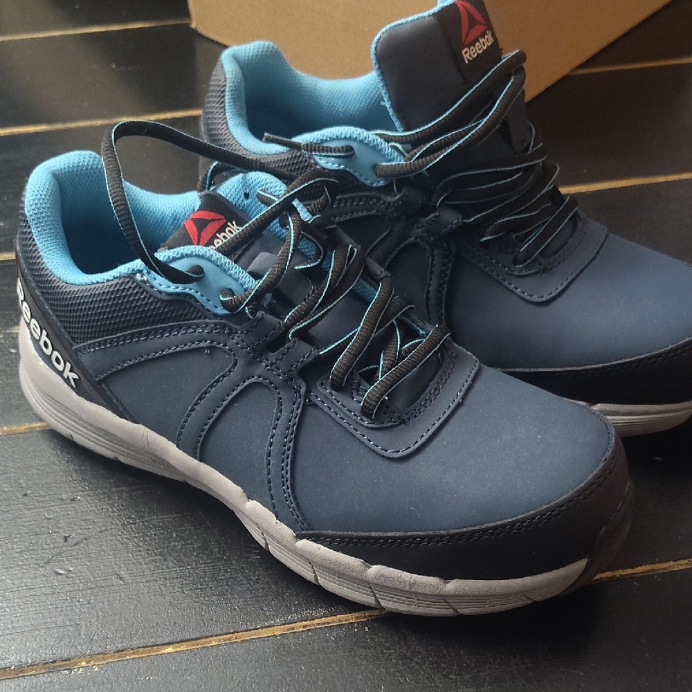REEBOK- WOMEN'S STEEL TOE SHOES 👟👟👟👟👟👟👟👟👟👟👟👟👟👟👟👟👟👟👟👟👟👟👟👟